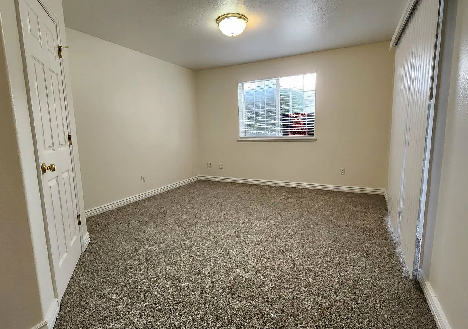 3 bed, 2.0 bath, 1047 sqft, $1,595 — Photo 4