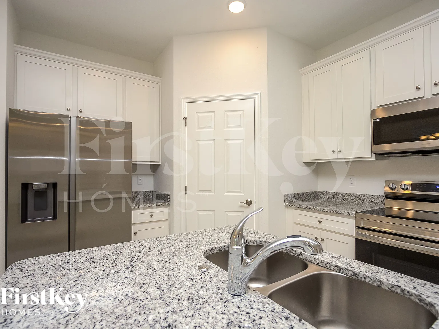 3 bed, 2.0 bath, 1350 sqft, $1,645 — Photo 4