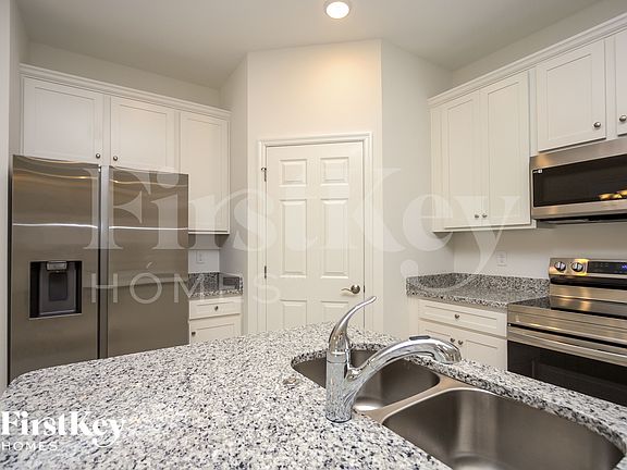 4th image of 336 Corbel Ln