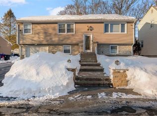 3 Vineland Ave, North Providence, RI 02911