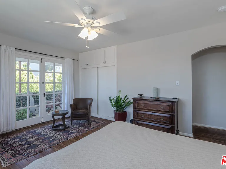 10959 Strathmore Dr — Photo 30