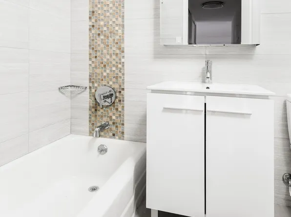 2940 Ocean Parkway image 7 of 12