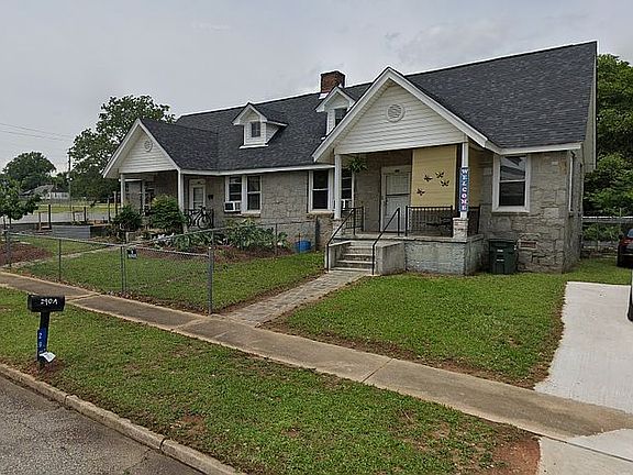 2nd image of 290 Oak St