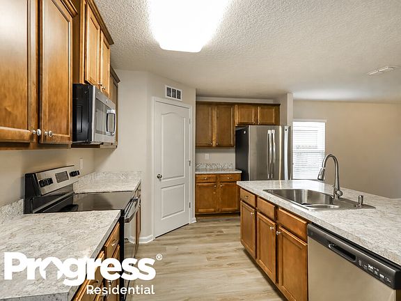 5th image of 2073 Pebble Point Dr