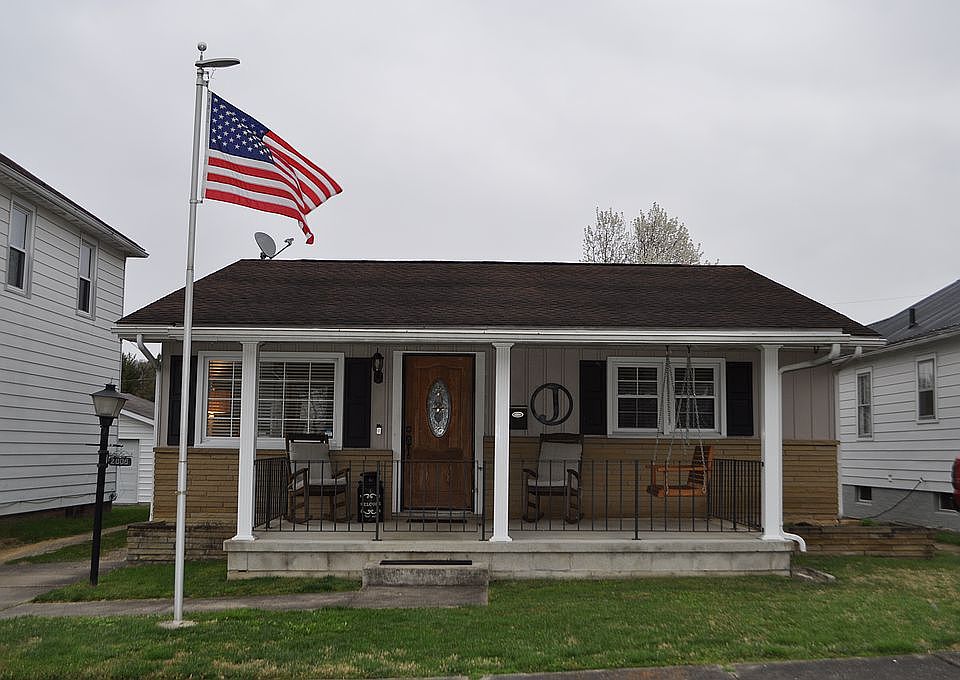 1st image of 2808 Gilbert Ave