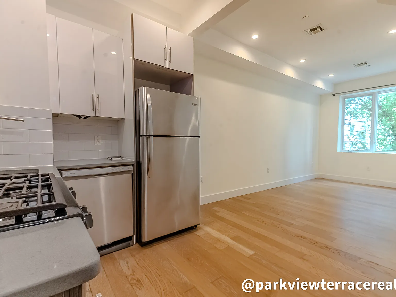 1257 Rogers Avenue — Photo 3