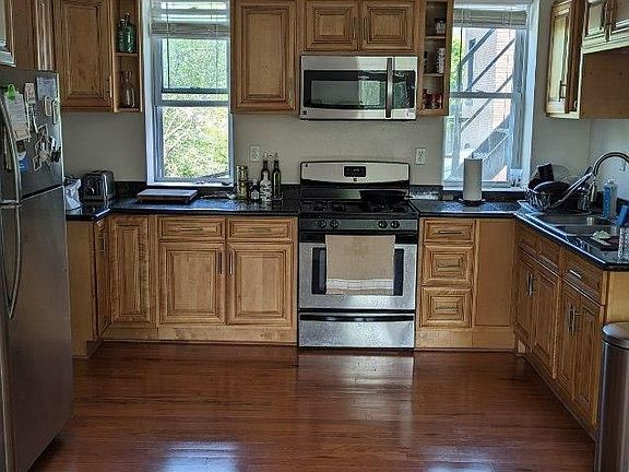 3rd image of 282 Jersey St APT 7