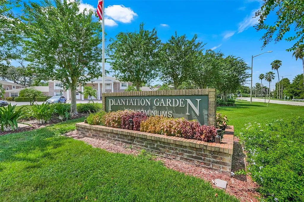 2 bed, 2.0 bath, 1400 sqft, $2,200 — Photo 1
