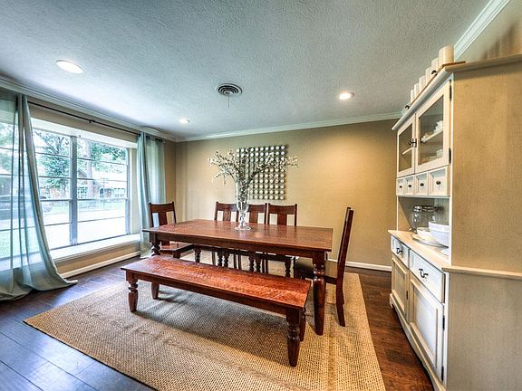 4th image of 4406 Arnell Dr