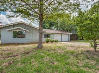 201 W Huitt Ln, Euless, TX 76040