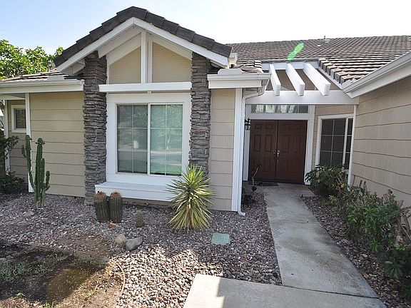 2nd image of 322 Luiseno Ave