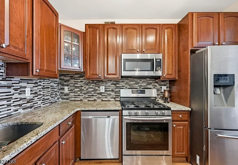 424 Hartford Dr — Photo 16