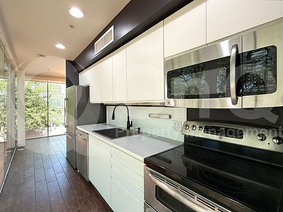 4th image of 7047 E Earll Dr Unit 1008
