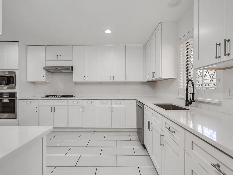9922 Hickory Xing — Photo 19