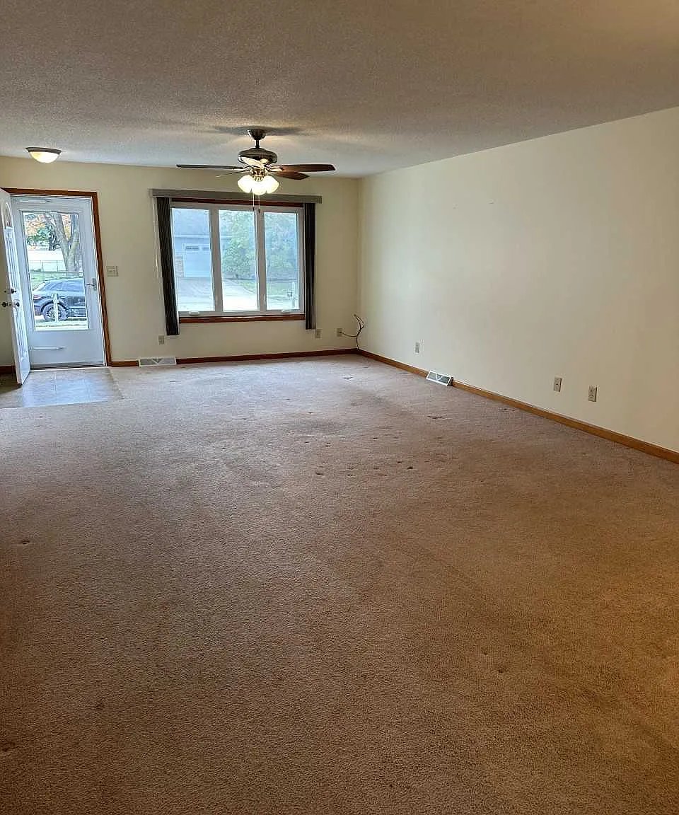 2 bed, 1400 sqft, $1,900 — Photo 4