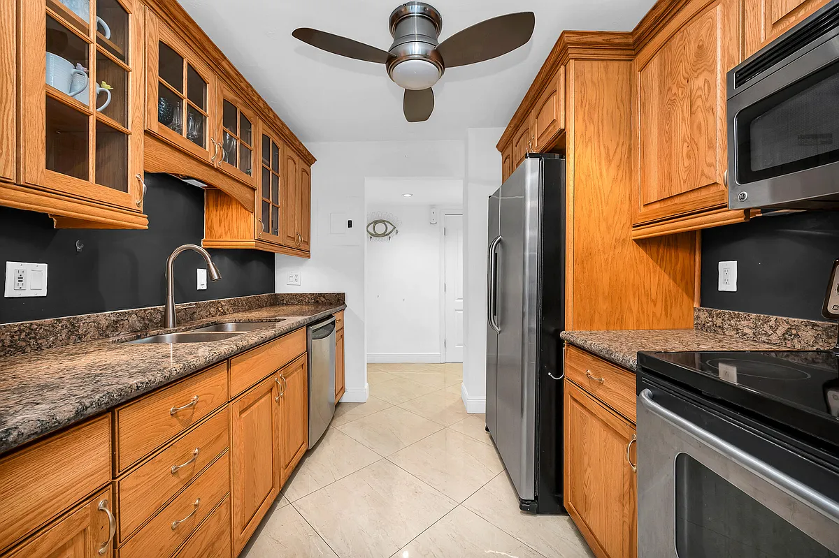 Building Photo - 1111 S Ocean Blvd #420