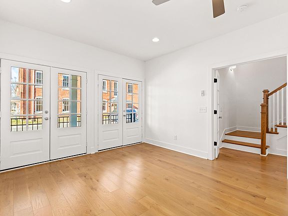 flex room, office or bedroom, bathroom connected
