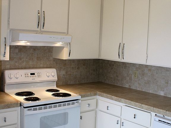 4th image of 48 Lyford Dr APT 1