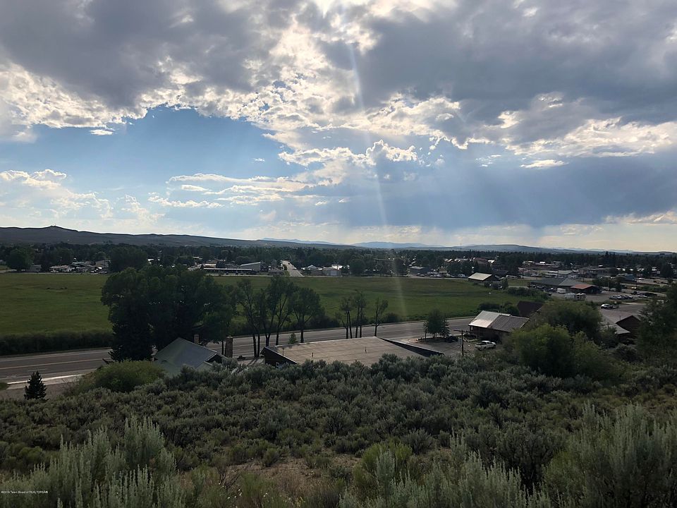 1st image of 14 Skyline St