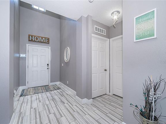 4th image of 536 Sardinia Cir