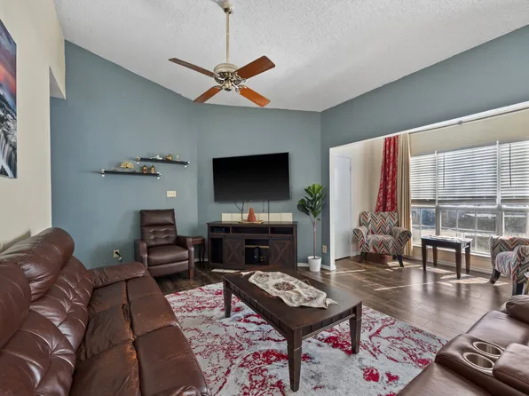 4115 Esters Rd, Irving, TX