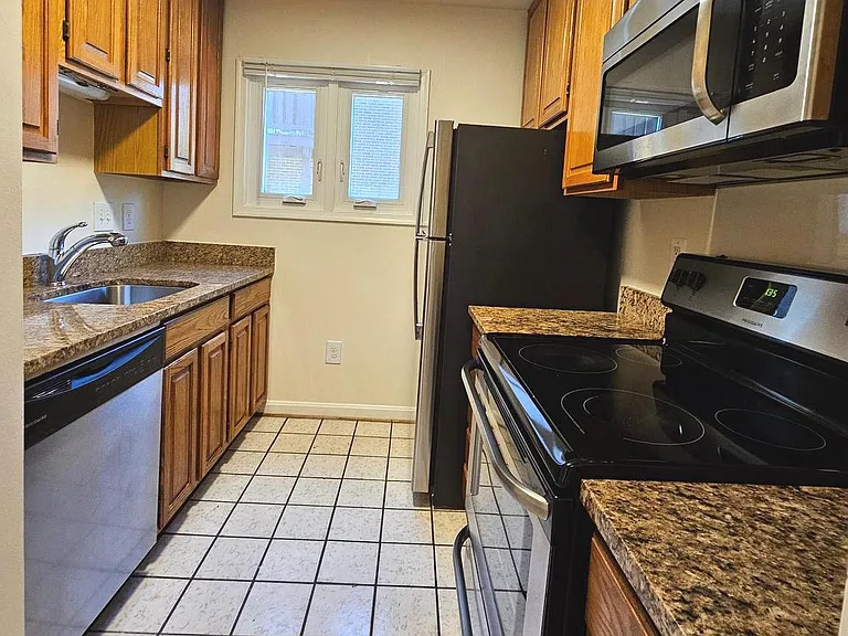 1119 N Stuart St #B — Photo 7