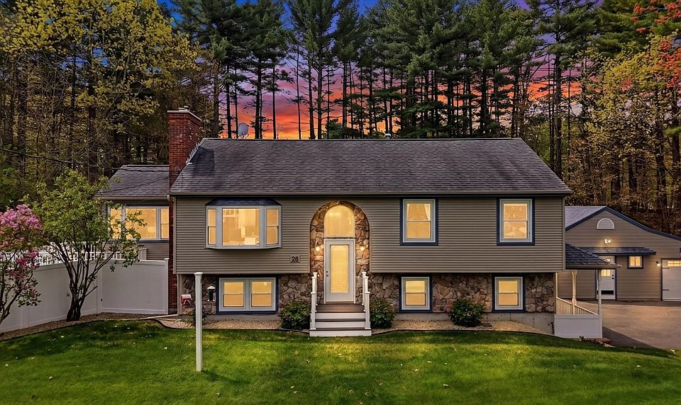 1st image of 26 Mayflower Dr