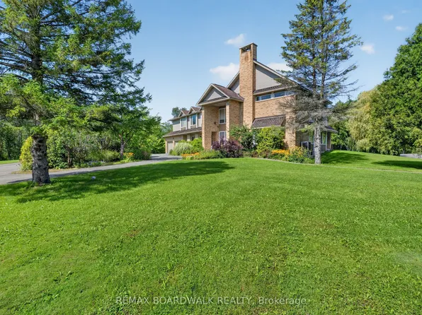 2437 Devine Rd, Ottawa, ON K0A 3H0