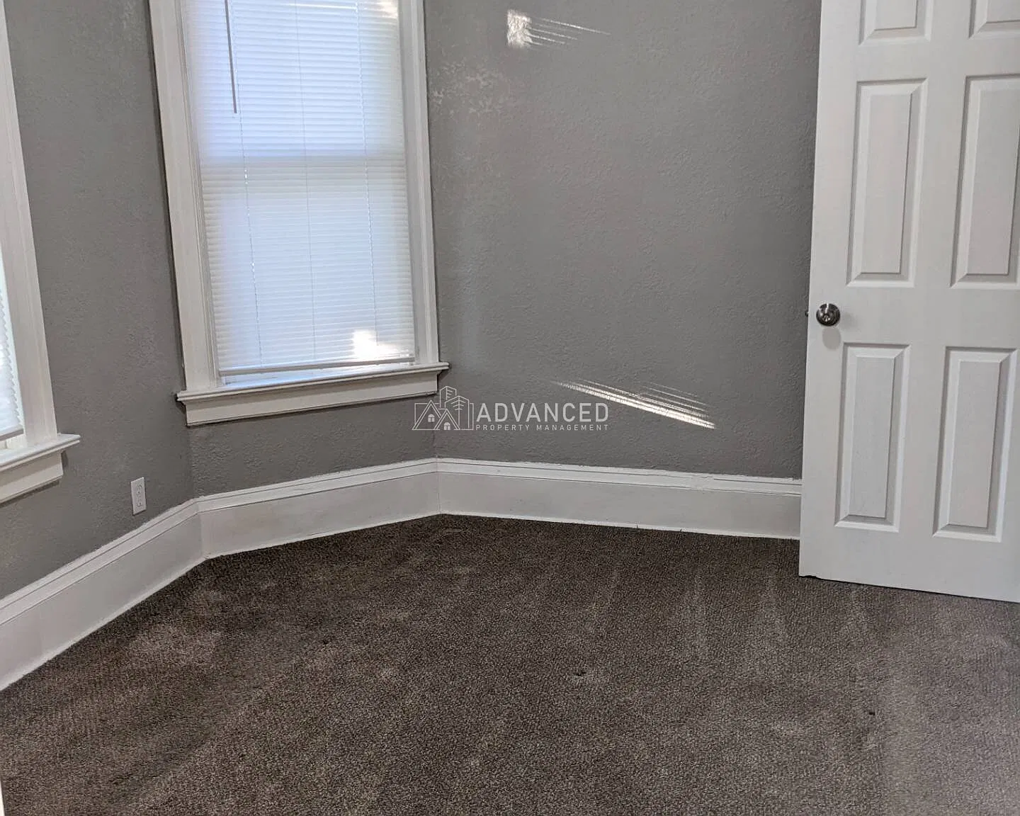 Newly listed 3 bedroom Lower Duplex Home — Photo 4