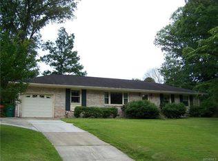 208 Homestead Dr, Colonial Heights, VA 23834