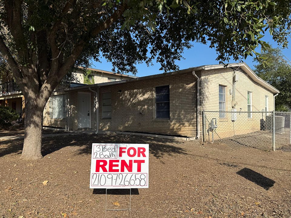 1st image of 202 Florencia Ave