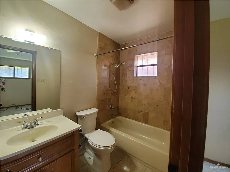 512 N 32nd Ln — Photo 6