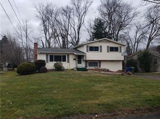 26 Spencer Dr, Windsor, CT 06095