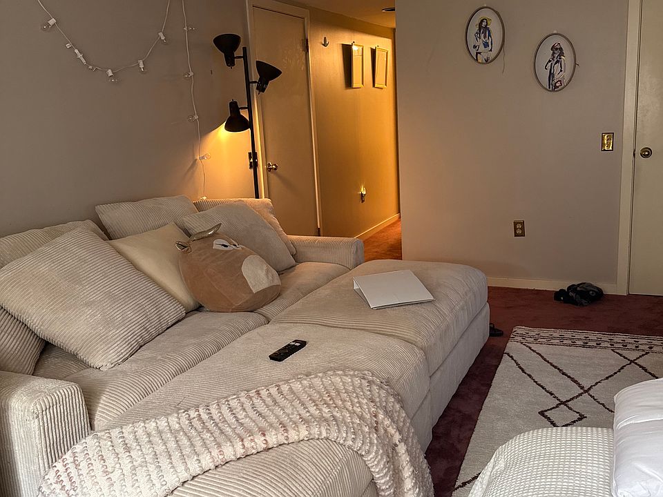 1st image of 100 Breyer Dr APT 1O