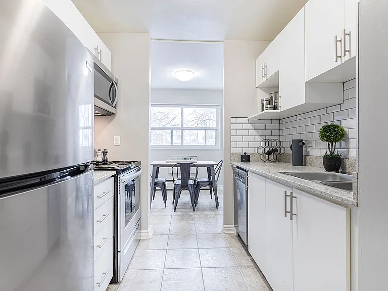 71 Grand Ave — Photo 15