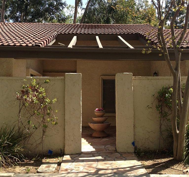 1st image of 102 Rosehedge Ln