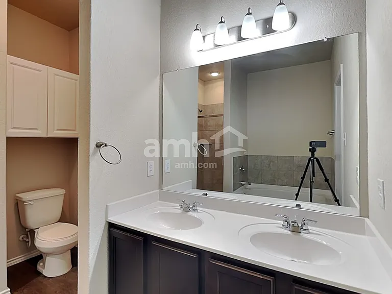719 Red Barn Bnd — Photo 14