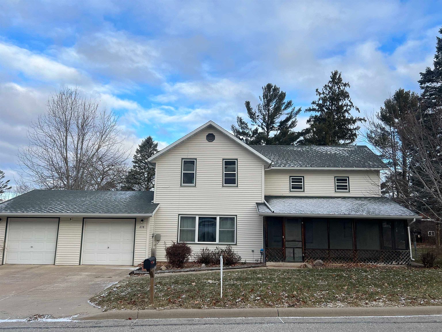 638 Union St, Manawa, WI 54949 Zillow