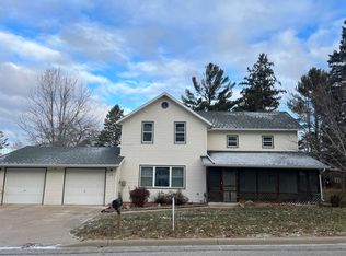 638 Union St, Manawa, WI 54949