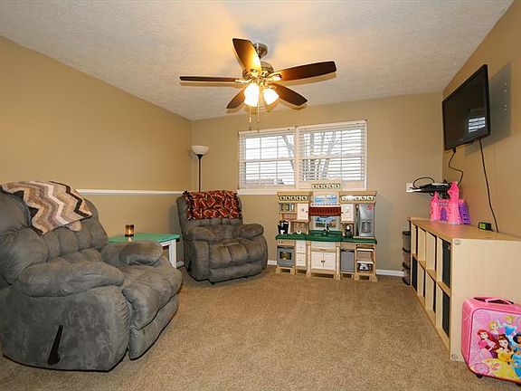 3rd image of 23736 Brightwood Dr
