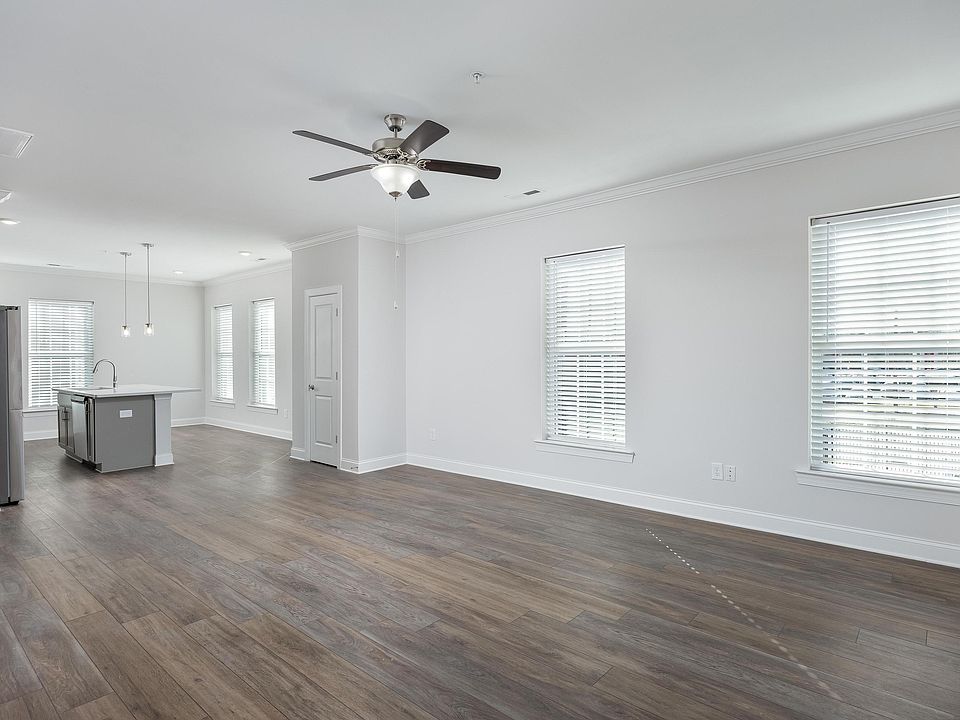 1st image of 1978 Mitchell Ave #21