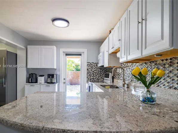 2950 NE 11th Ave, Pompano Beach, FL 33064