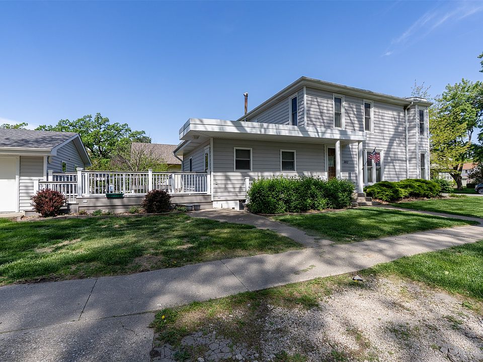1st image of 302 W Court Ave