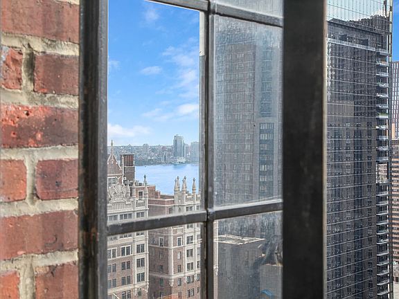 5th image of 320 E 42nd St APT 3012