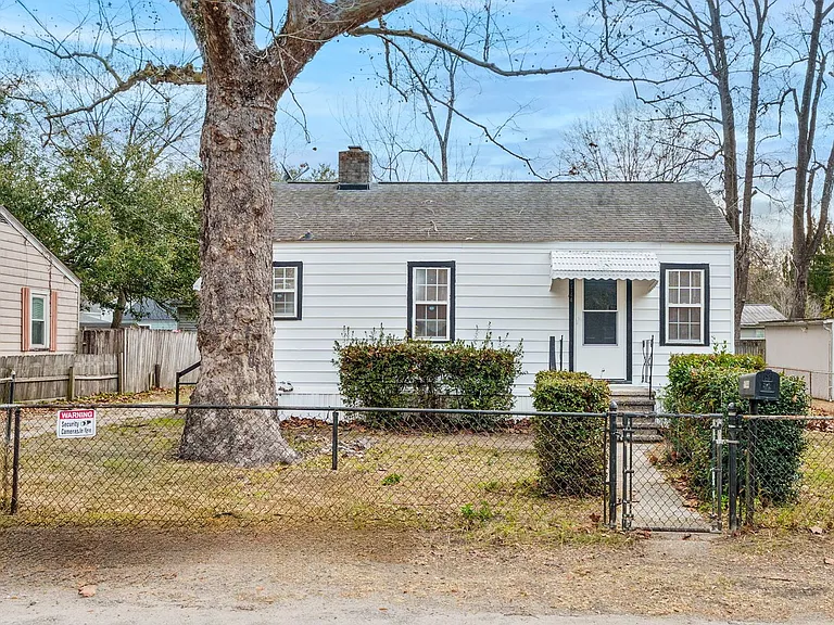 5744 Hoover Ave — Photo 3