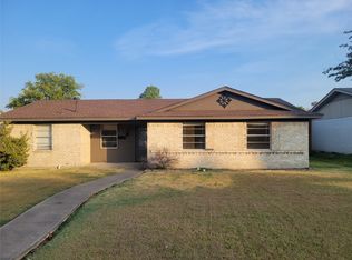 705 Malibu Dr, Garland, TX 75043