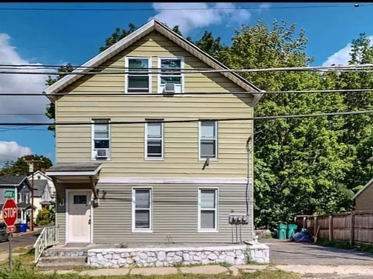 31 William St — Photo 1