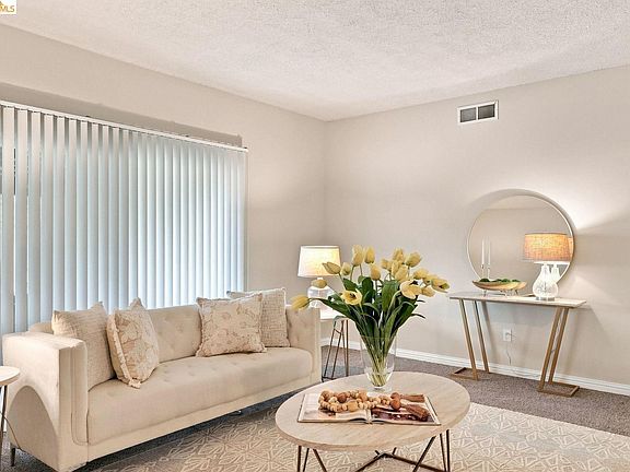 5th image of 408 Santa Mesa Dr