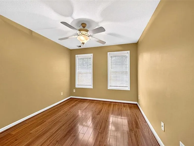 744 W Vincent Dr — Photo 31