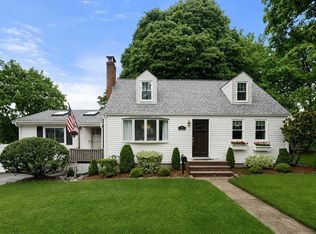29 Laurel Rd, Norwood, MA 02062